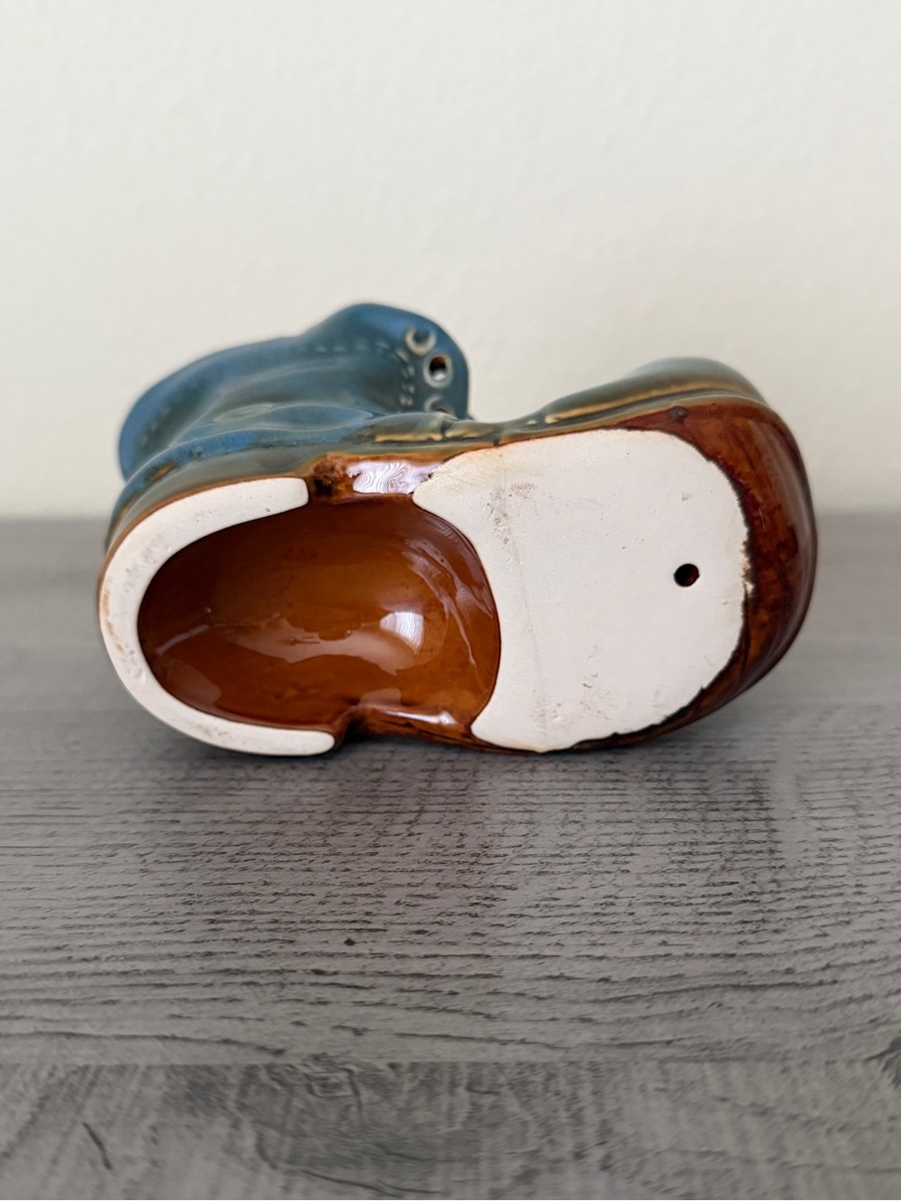 Boot and the Frog Small Vase - Picture 8 of 8